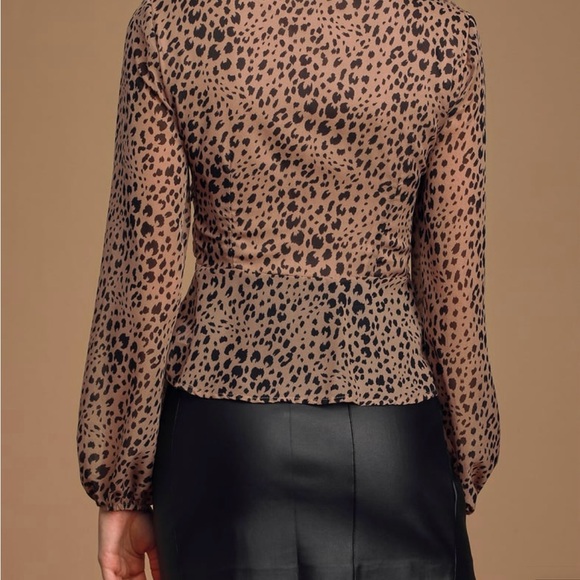Lulus Taupe Leopard Print Balloon Sleeve Top- NWOT - Picture 7 of 7